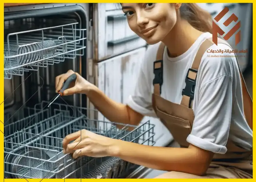 امرأة تعمل في غسالة الصحون-غسالة صحون ميديا 2024 دليل شامل